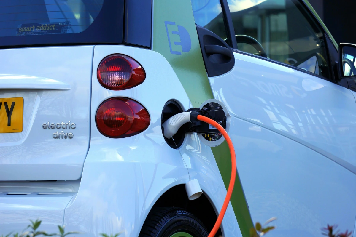 Bonus auto elettriche 2025, via alle domande dal 22 ottobre chi può richiederlo e come funziona (2)