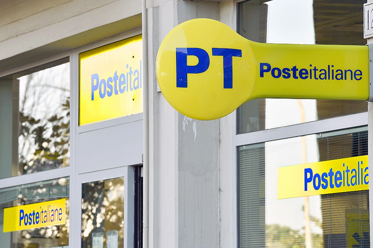 Seleziona Poste italiane chiude i bancomat di sera. Il coprifuoco notturno che fa discutere Ecco le nuove regole per la tua sicurezza (e i disagi in arrivo) (1)