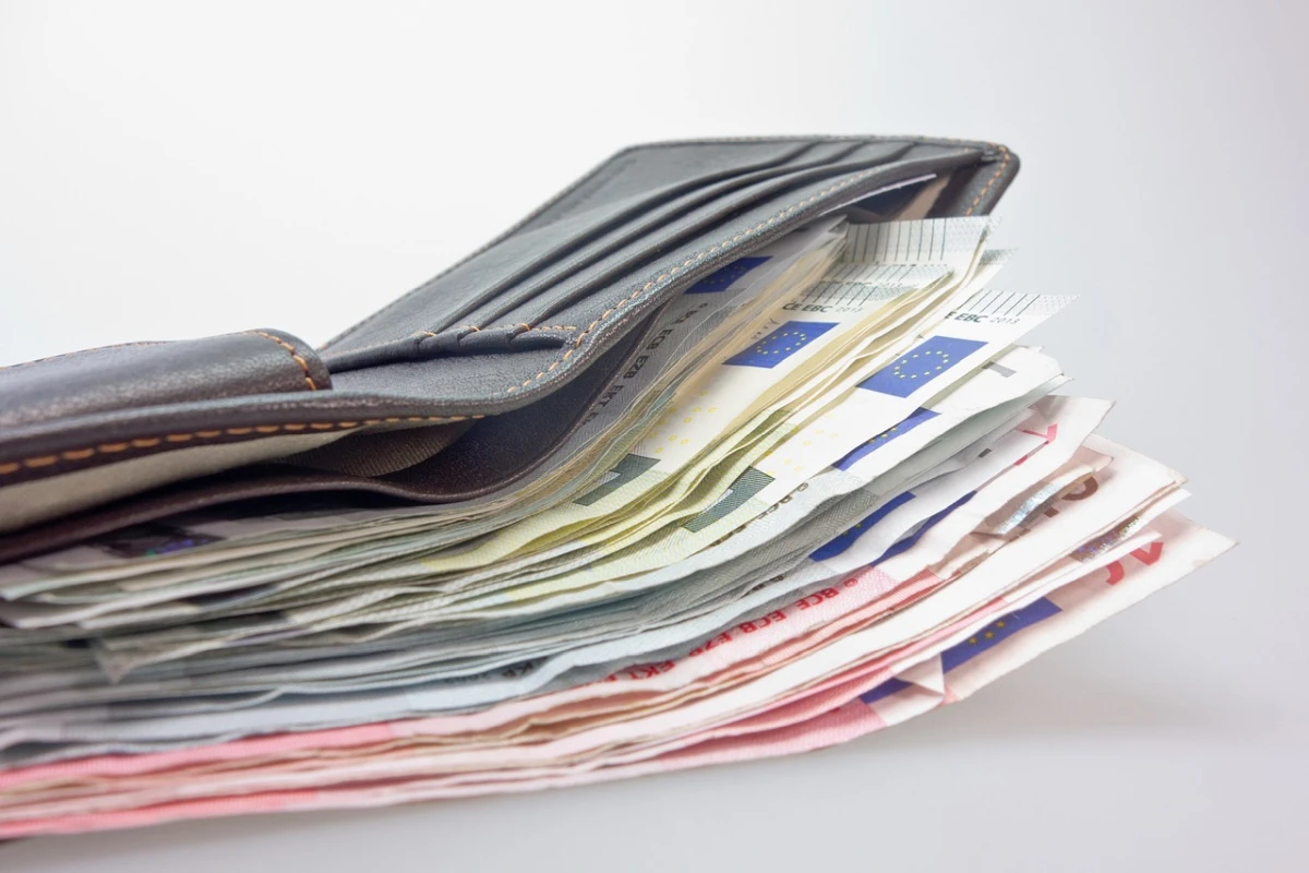 Soldi extra subito chi ottiene i 1.000€ dalla tredicesima detassata ecco la lista segreta dei lavoratori più fortunati (e come calcolare il tuo aumento) (2)