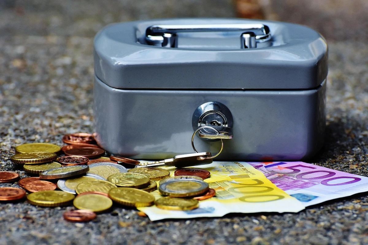 Il governo svela il tesoro 2.000€ extra per tutti. Scopri i 6 bonus segreti del 2026 e la data esatta in cui riceverai i soldi